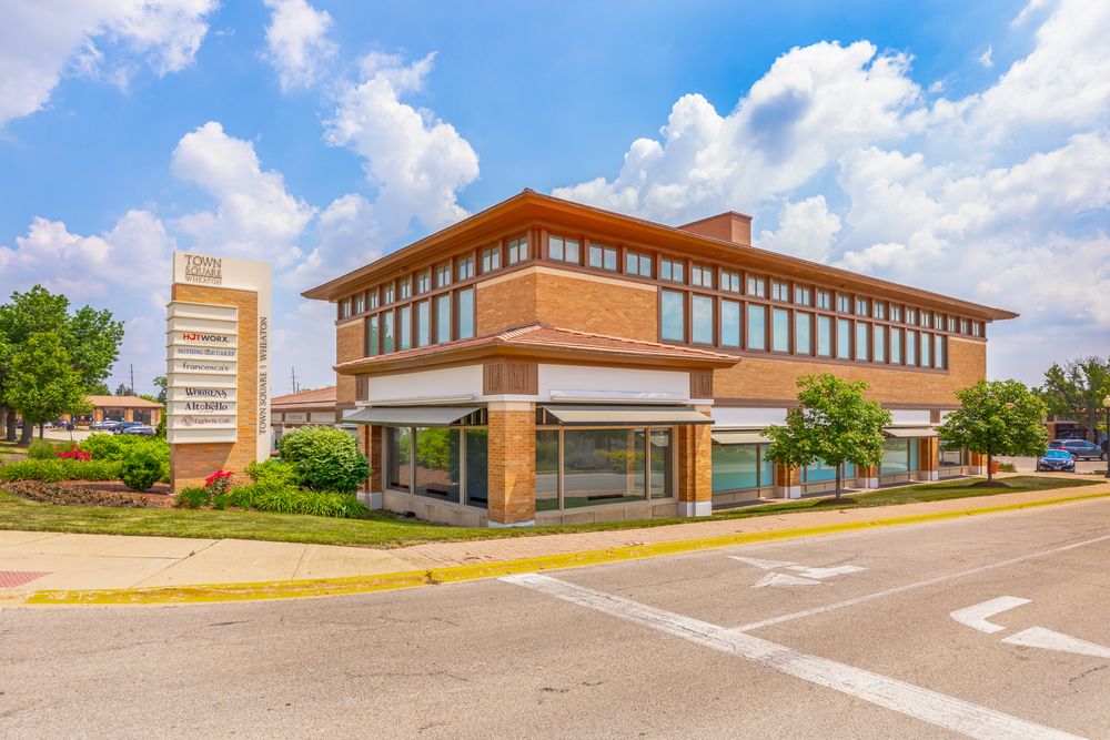 Town Square Wheaton: 55 E Loop Rd, Wheaton, IL 60189